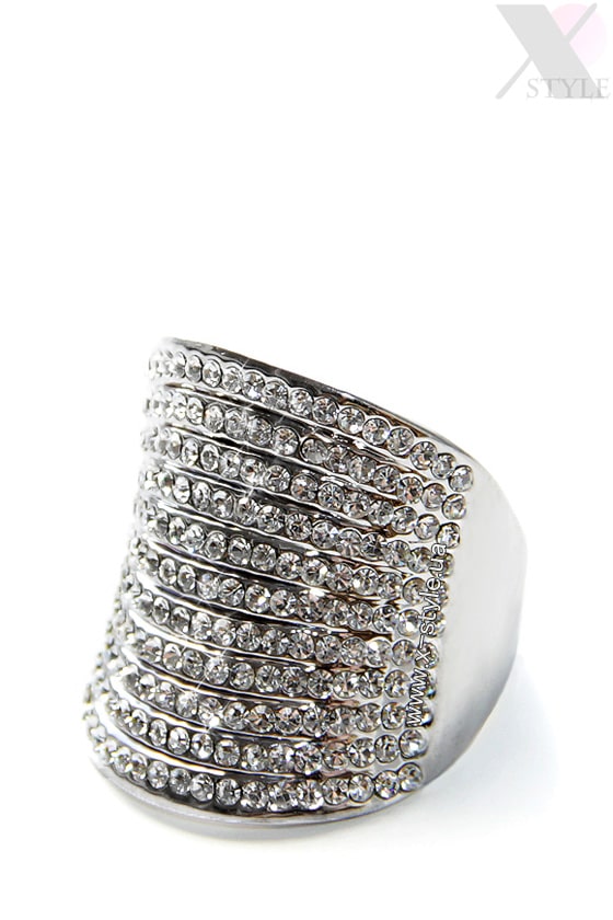 Широкое кольцо с чешскими кристаллами