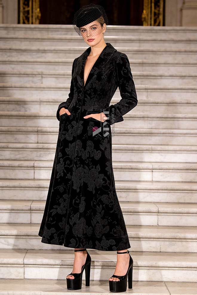 Длинное черное платье-пальто с цветочным узором (114067)