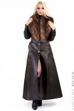 Длинное пальто с меховым воротником X-Style