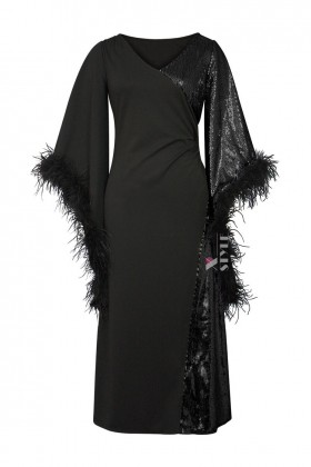 Элегантное черное платье с пайетками и перьями