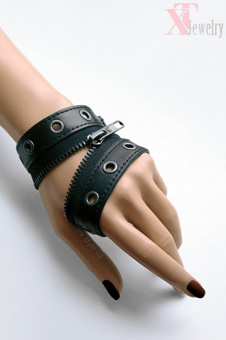 Women's and Men's Leather Wristband (710190)