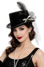 Карнавальний жіночий капелюх з пером і перлами