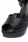 Черные туфли с перфорацией и ремешком Belsira (300012) - материал