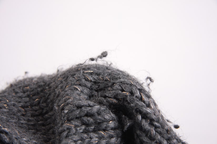Обирайте светр з довгими волокнами, щоб уникнути пілінгу