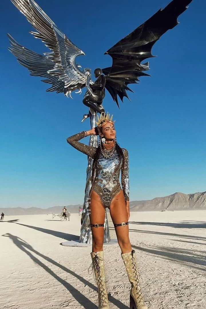 Зеркальное боди в стиле Burning Man