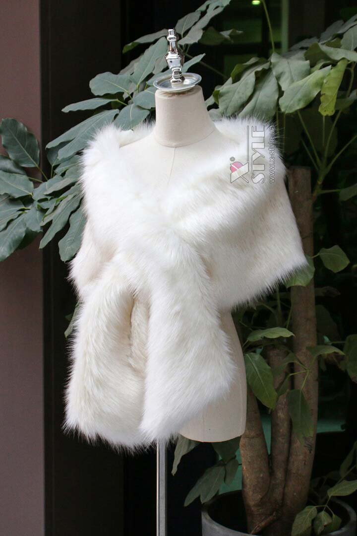 Хутряна шаль до костюму Круелли та Гетсбі