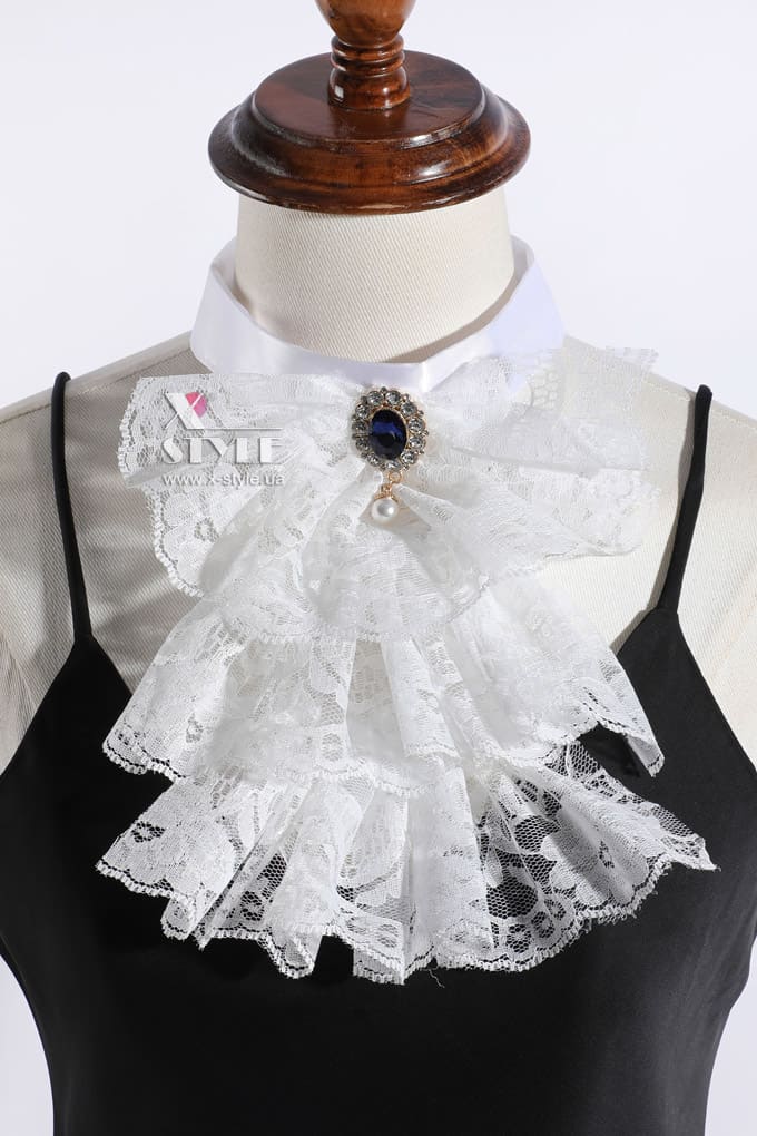 White lace jabot with pendant X2018