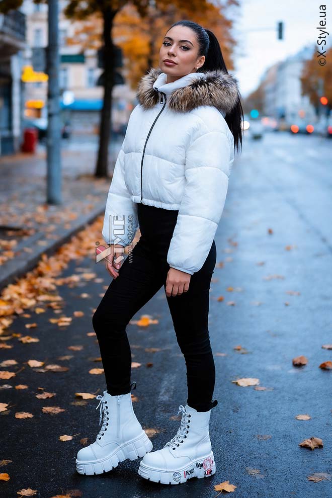 Укорочена зимова куртка URBAN FROST з капюшоном та хутром