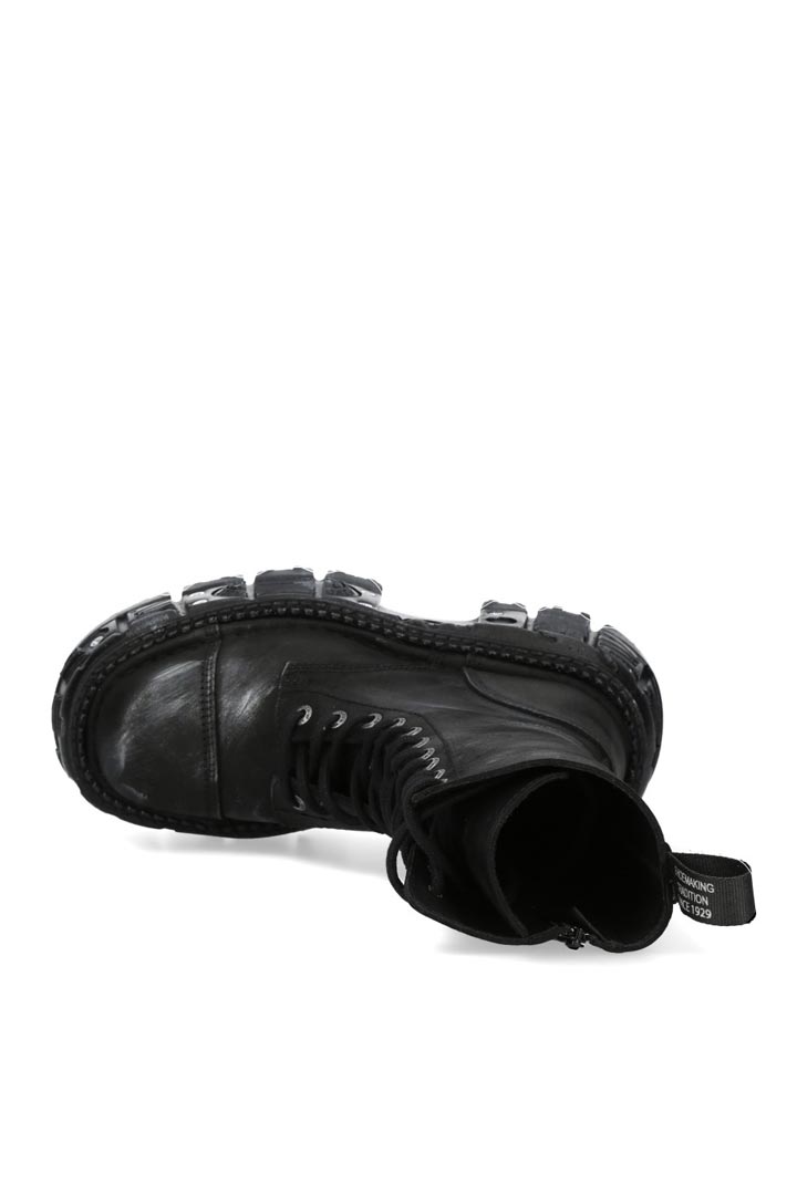 Черные кожаные сапоги со шнуровкой и винтами в платформе