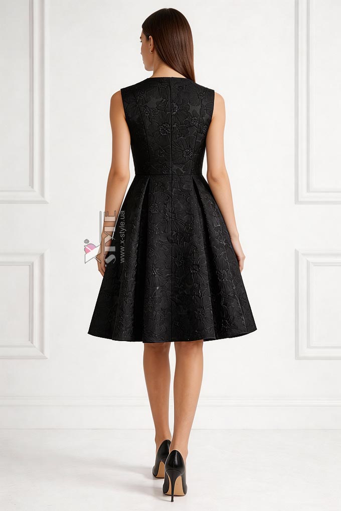 Jacquard evening dress with a floral pattern and belt