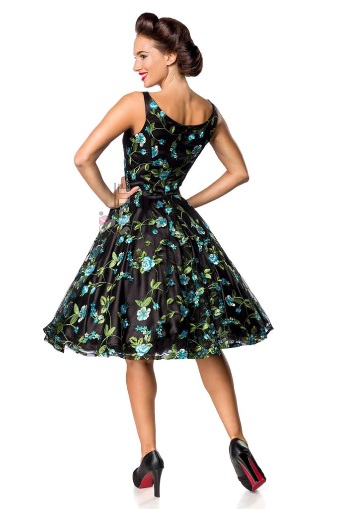 Винтажное платье с цветочным узором и вышивкой