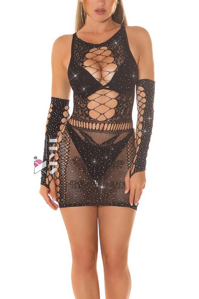 Откровенное ажурное платье и перчатки с блестками